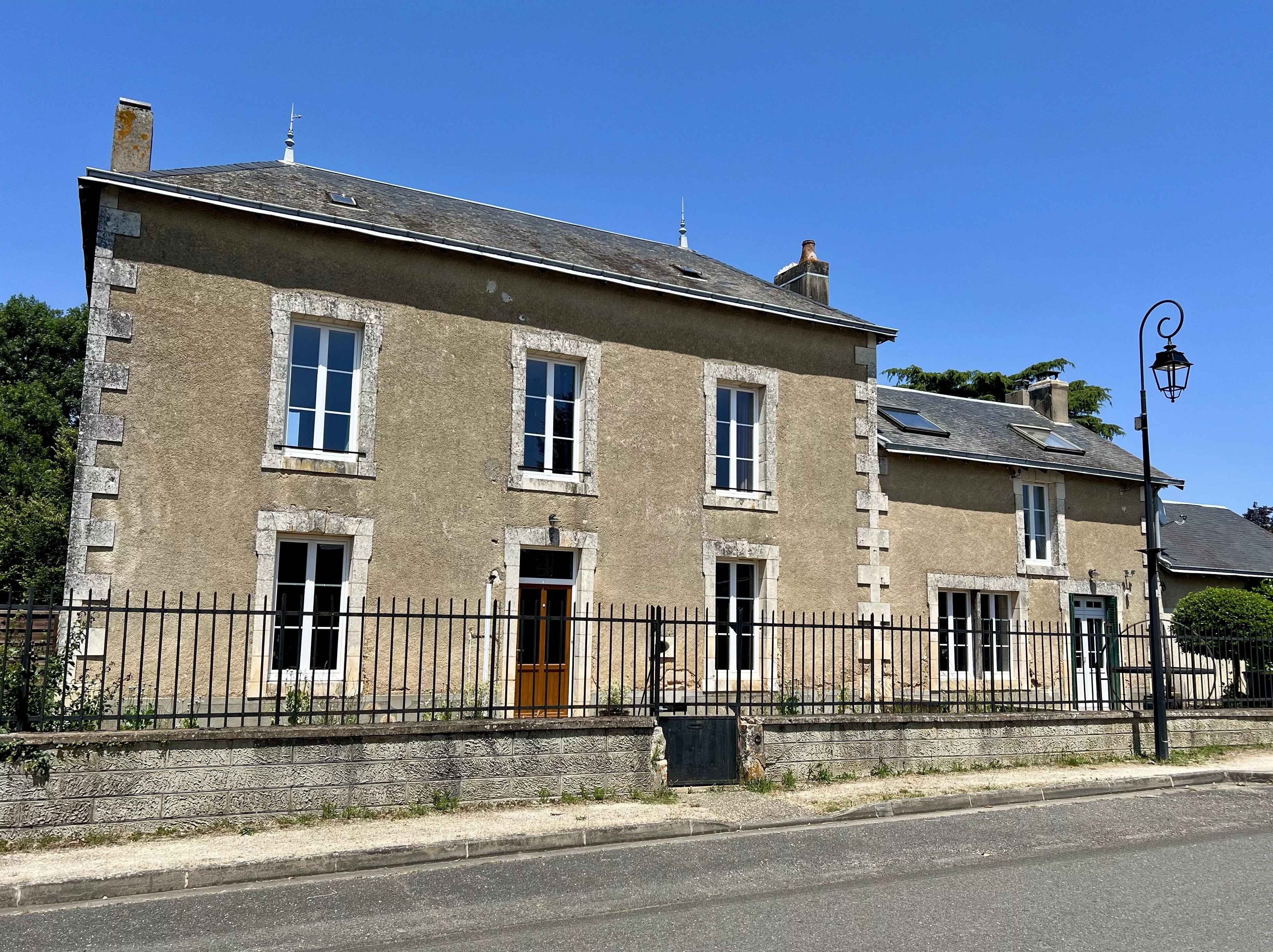 House in Le Vigeant - view 1