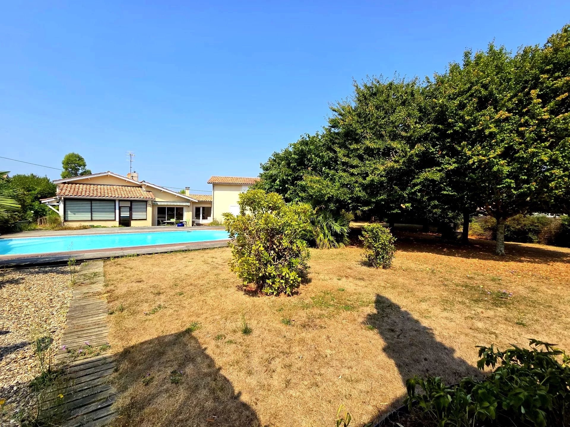 House in Monsegur - view 1