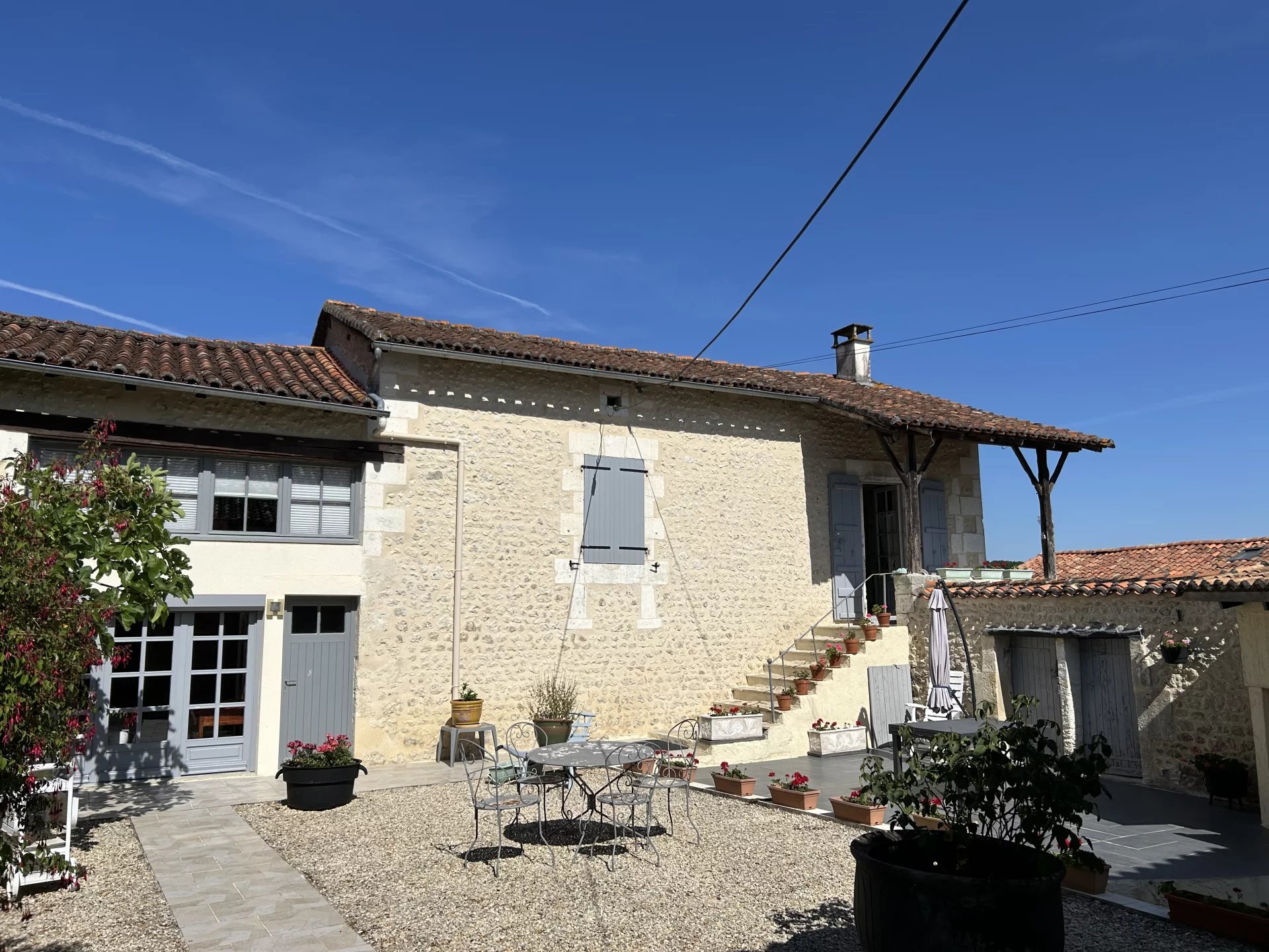 House in Salles-Lavalette - view 1
