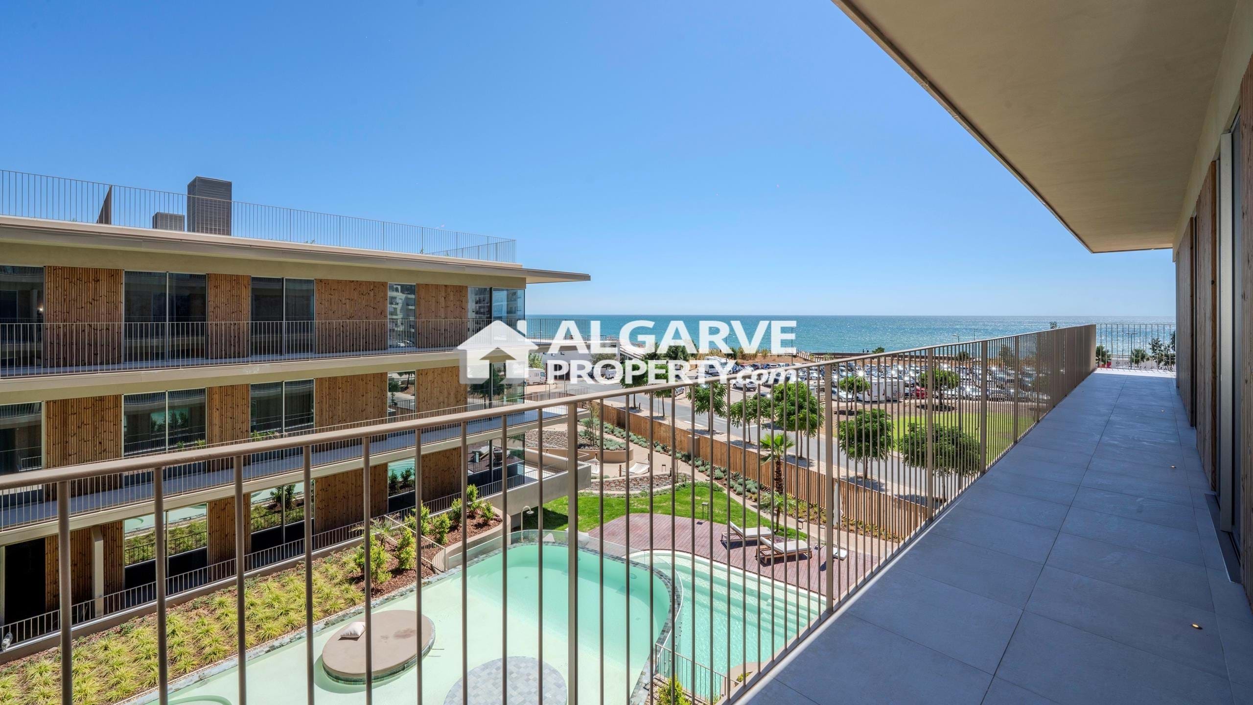 Apartment in Quarteira - view 1