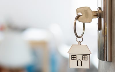 Fastrack your overseas move with these top tips for selling your home!