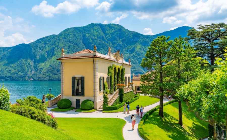 waterfront property on Lake Como